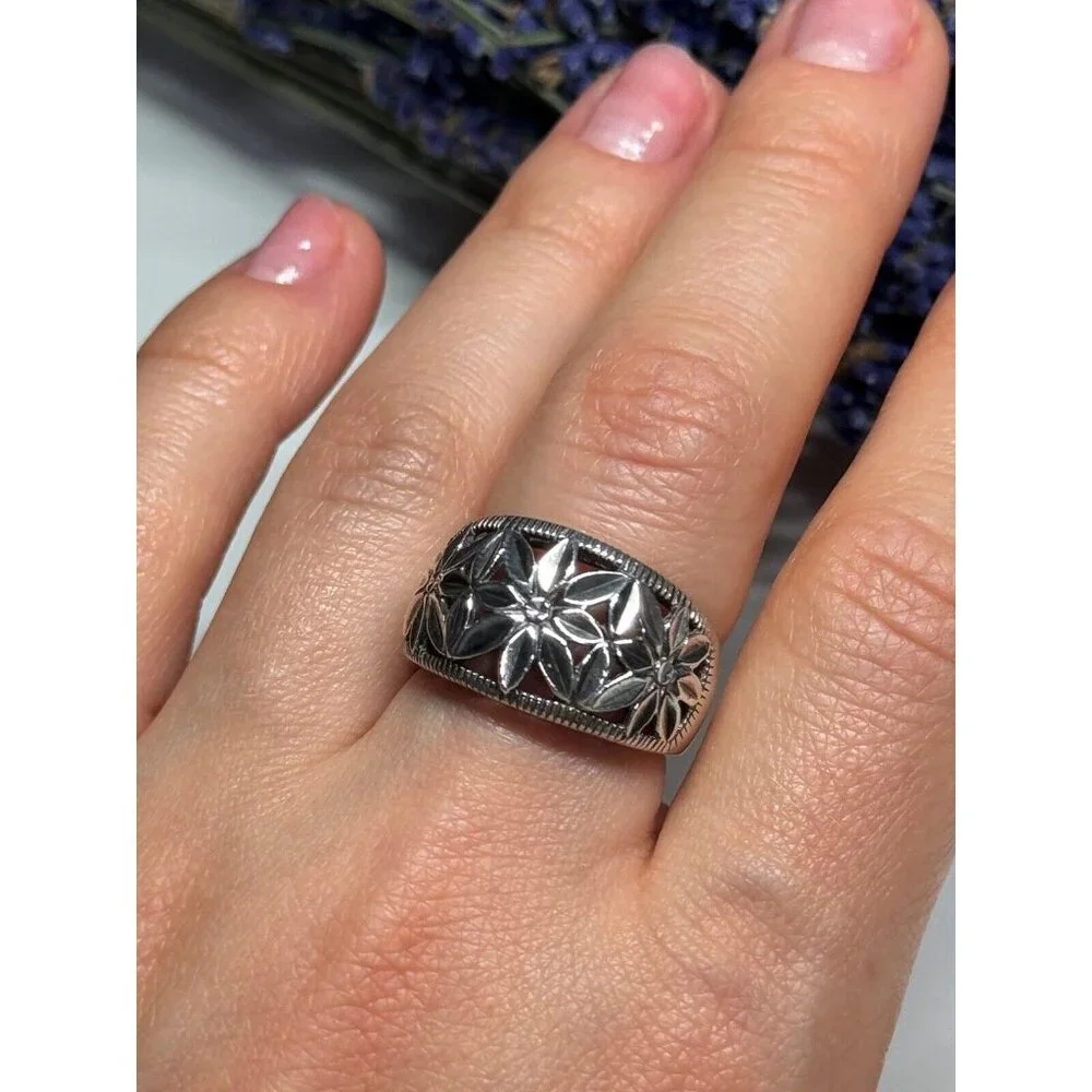 925 STERLING SILVER RING SIZE 7